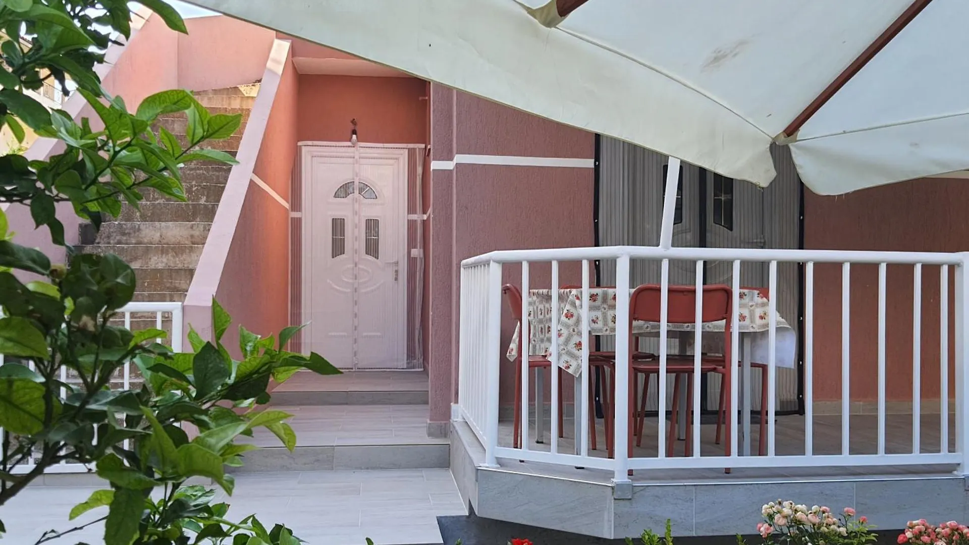 Guest House Begaj Orikum Holiday home